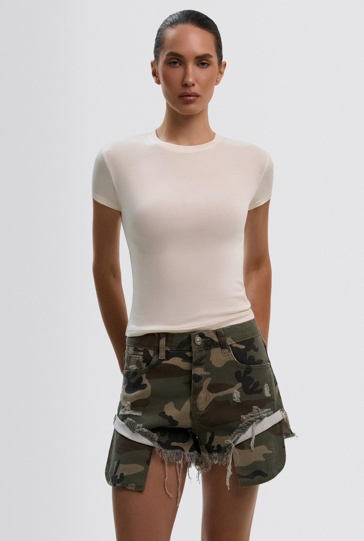 Джинсовые шорты Military хаки цвета