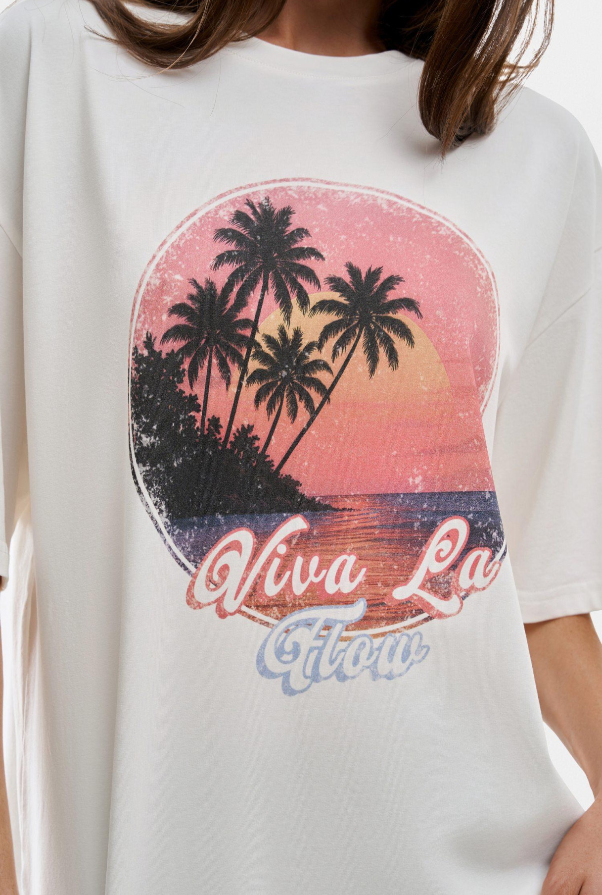 Футболка oversize "Viva La Flow" молочного цвета фото 2