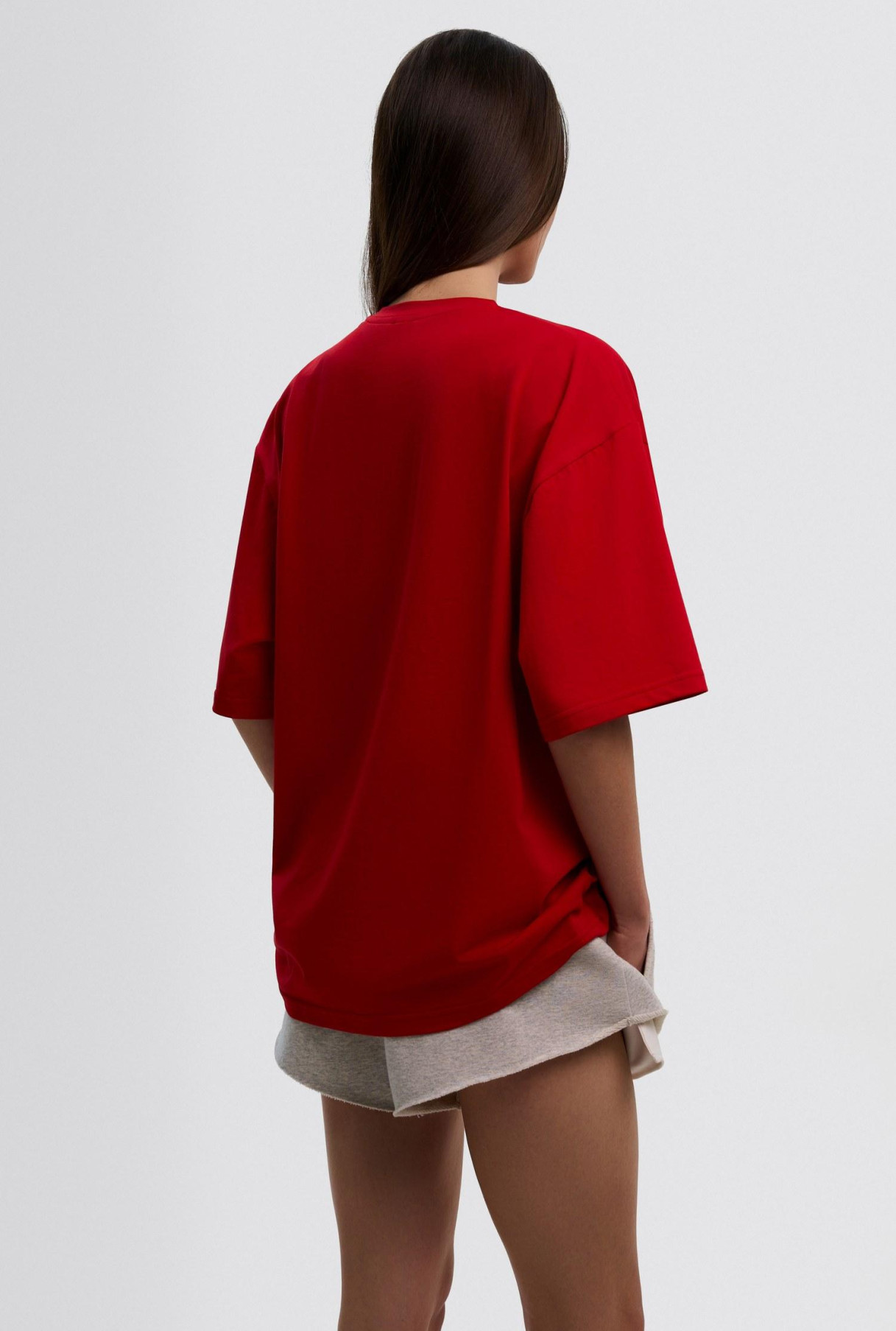 Базовая футболка oversize красного цвета фото 3